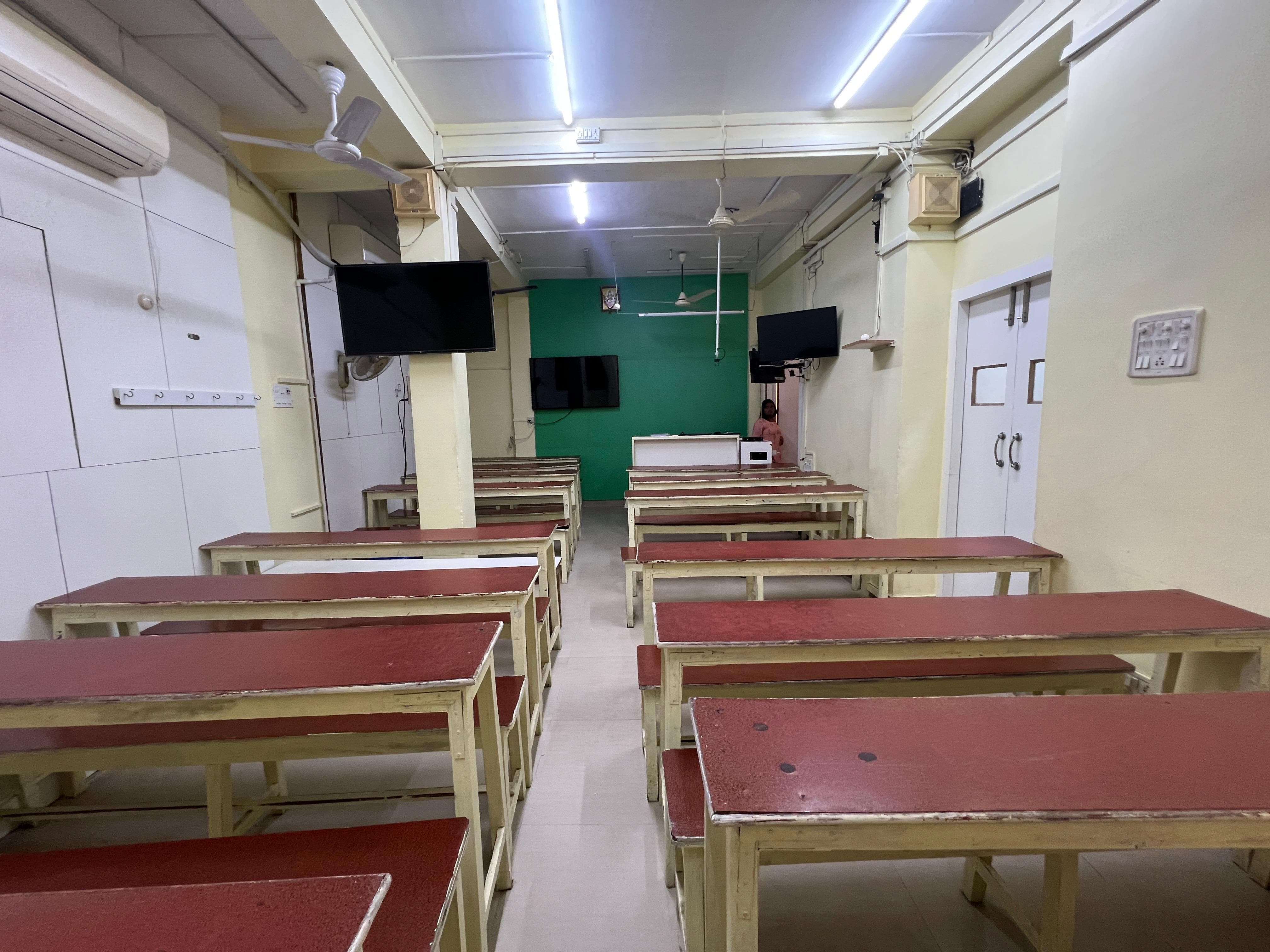 Gopal Bhoot Classes Classroom photos photo 3